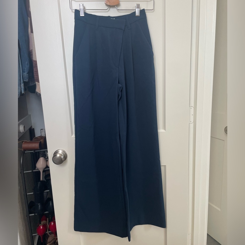 NWOT Navy Abercrombie Trousers